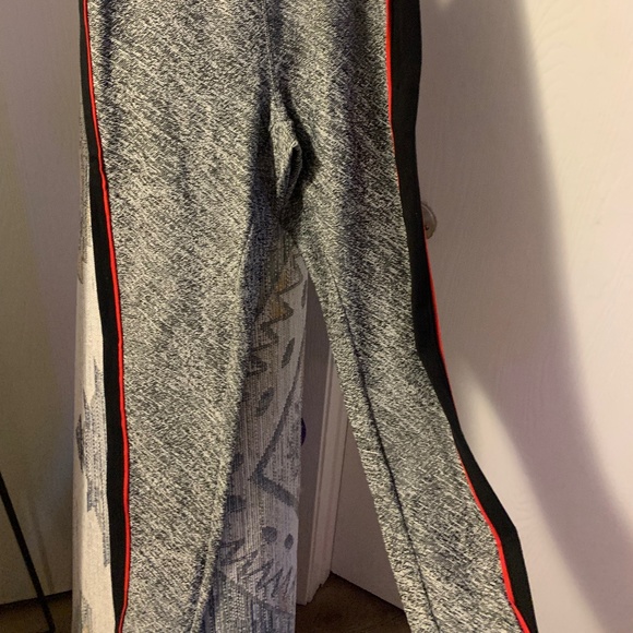 Express Leggings - Picture 2 of 6